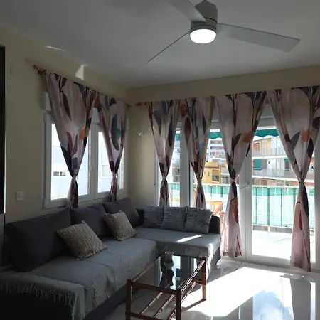 Sea View Apartment *